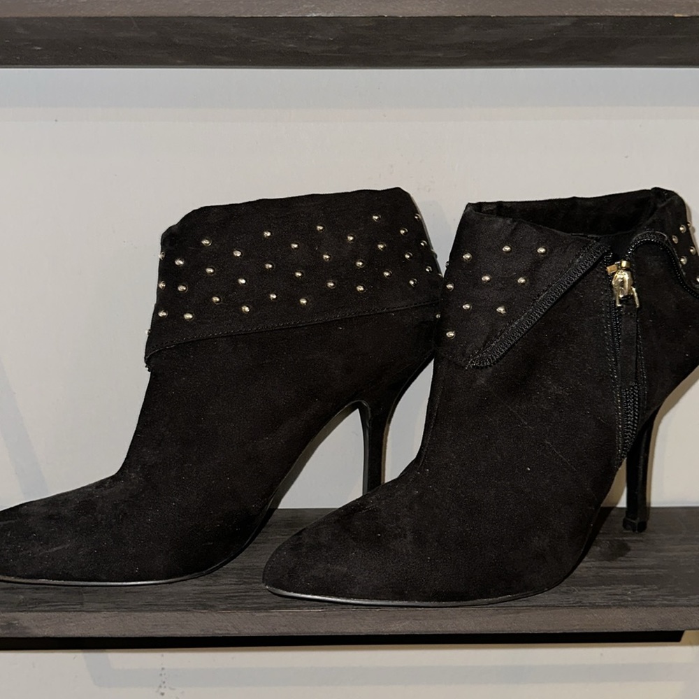 Nine West Black 3 inch heel embellished suede bootie size 7 1/2. Like new-